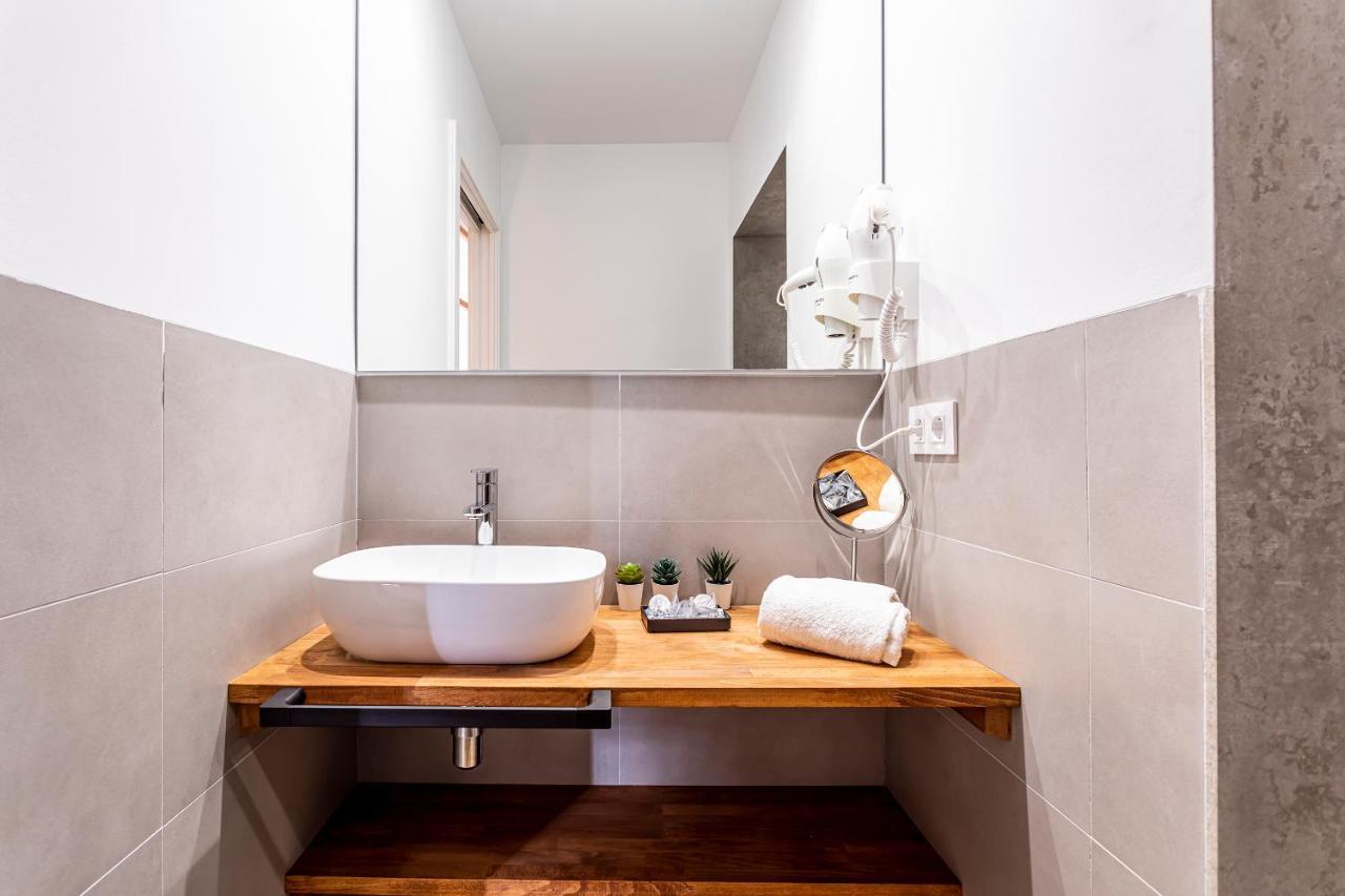 Puerto Beach Suites Valensiya Dış mekan fotoğraf